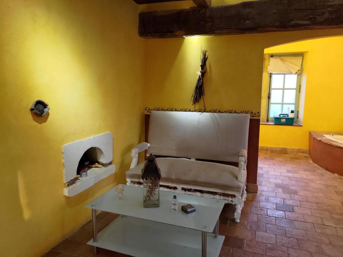 Le Manoir De Gatines Bed & Breakfast Tigné Eksteriør bilde
